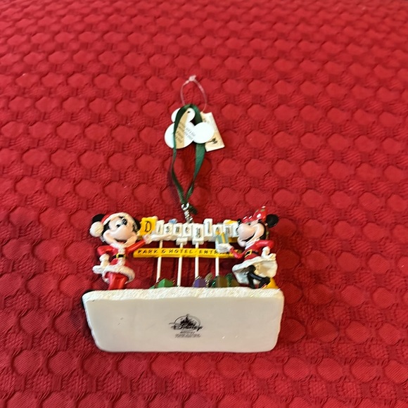 Disneyland park and hotel entrance ornament - Picture 2 of 6